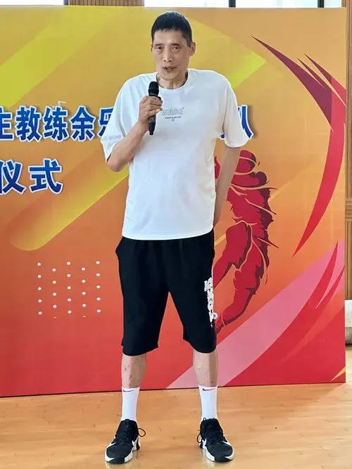 哪里能找到一对一的篮球训练指导_0